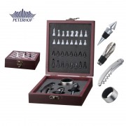 Set 4 Accesorii pentru Vin cu Tablă şi Piese de Şah Chess Peterhof, 37 piese, Lemn